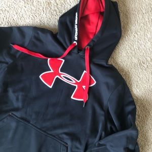 Under Armour like new size medium mens pullover hoodie